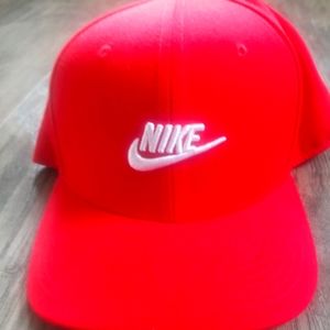Nike sportswear snap back hat